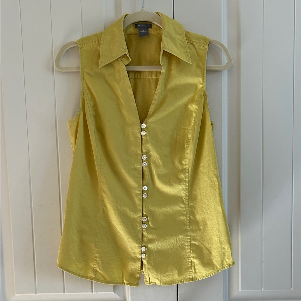 Ann Taylor Sleeveless Button-Down Top in Chartreuse Yellow